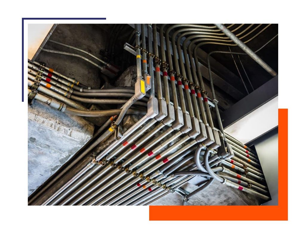 اجرای لوله کشی برق