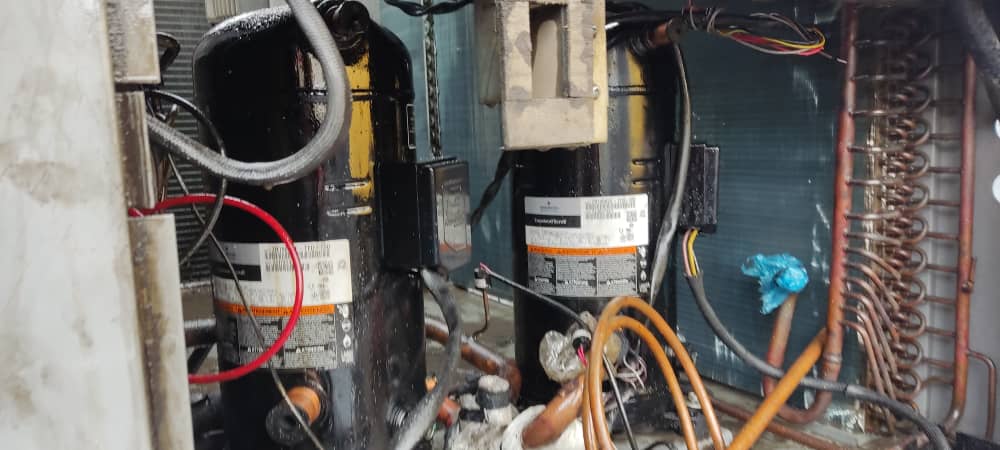 تعویض کمپرسور و تابلو برق هواساز کارخانه نوآوری آزادی