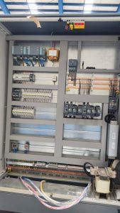 نصب و راه اندازی تابلو برق در خط تولید یخچال